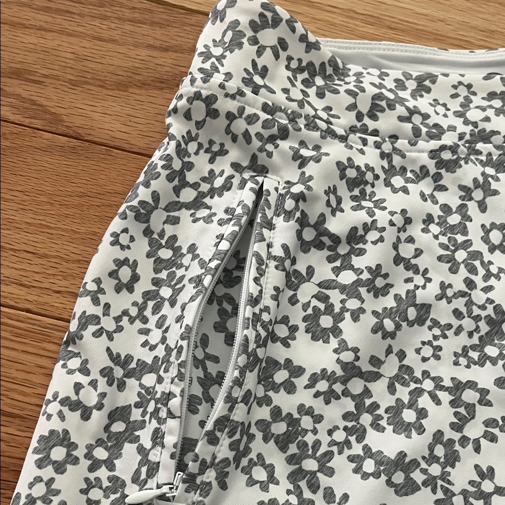 G/FORE Gray and White Patterned Skort - Picture 8 of 10